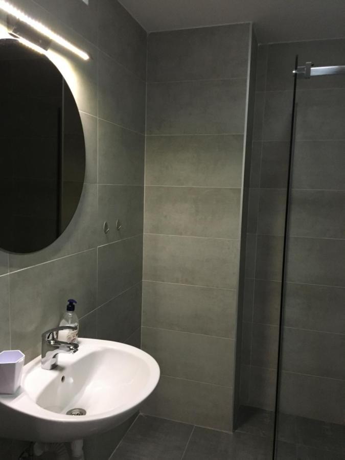Cool Apartments With Free Parking Čačak 외부 사진