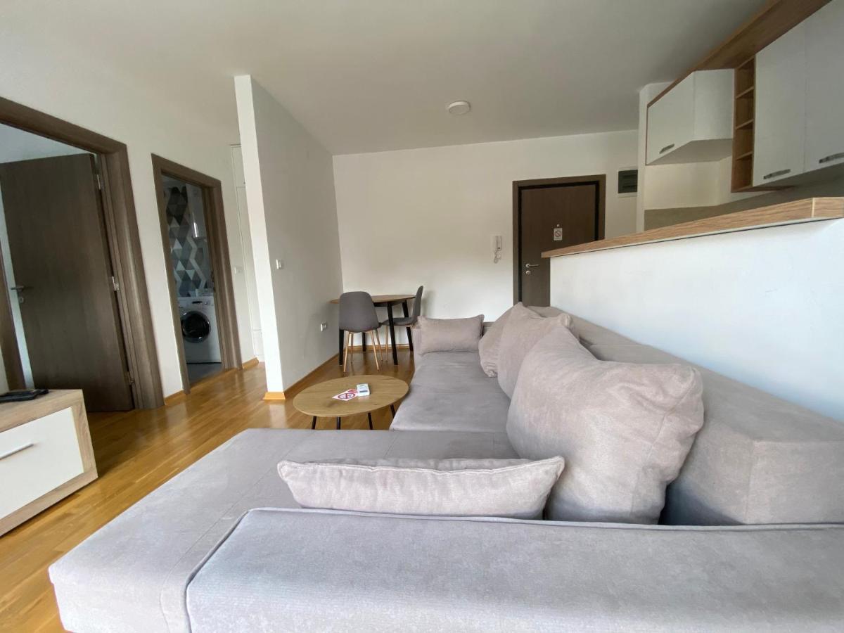 Cool Apartments With Free Parking Čačak 외부 사진