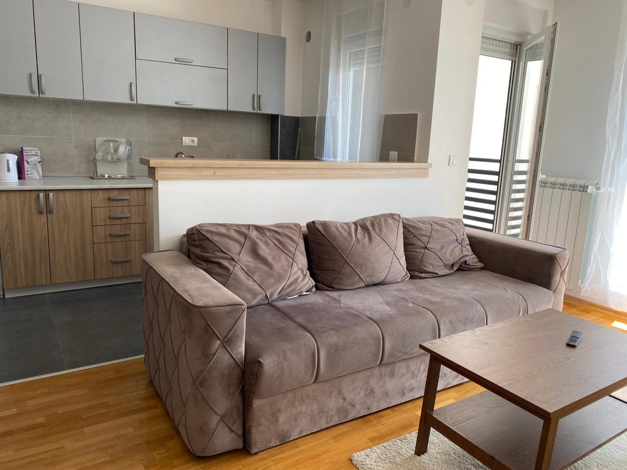 Cool Apartments With Free Parking Čačak 외부 사진