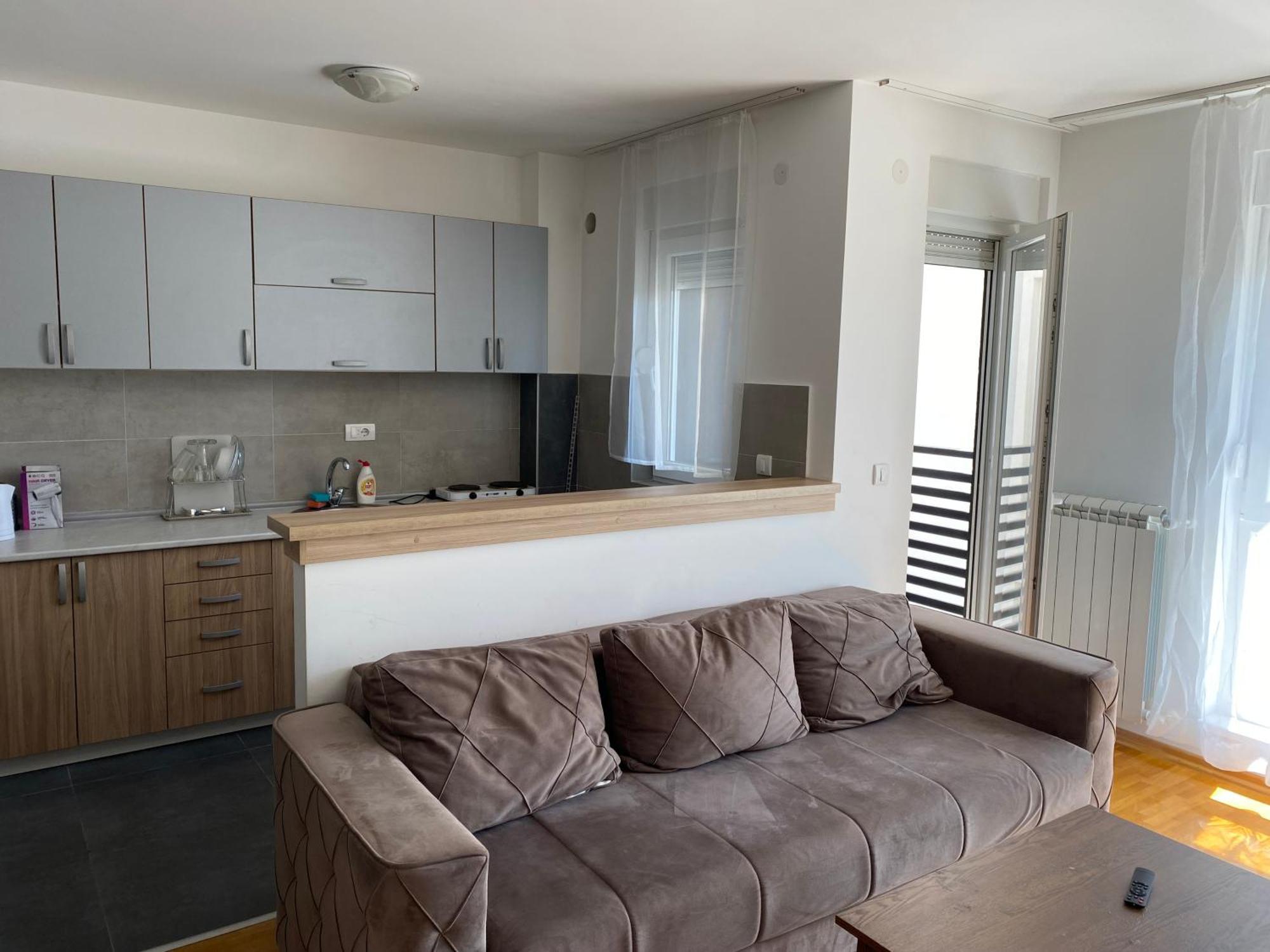 Cool Apartments With Free Parking Čačak 외부 사진